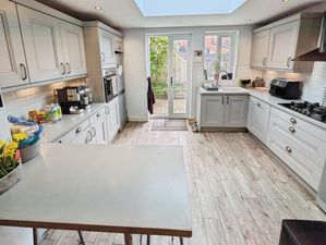 Kitchen- click for photo gallery